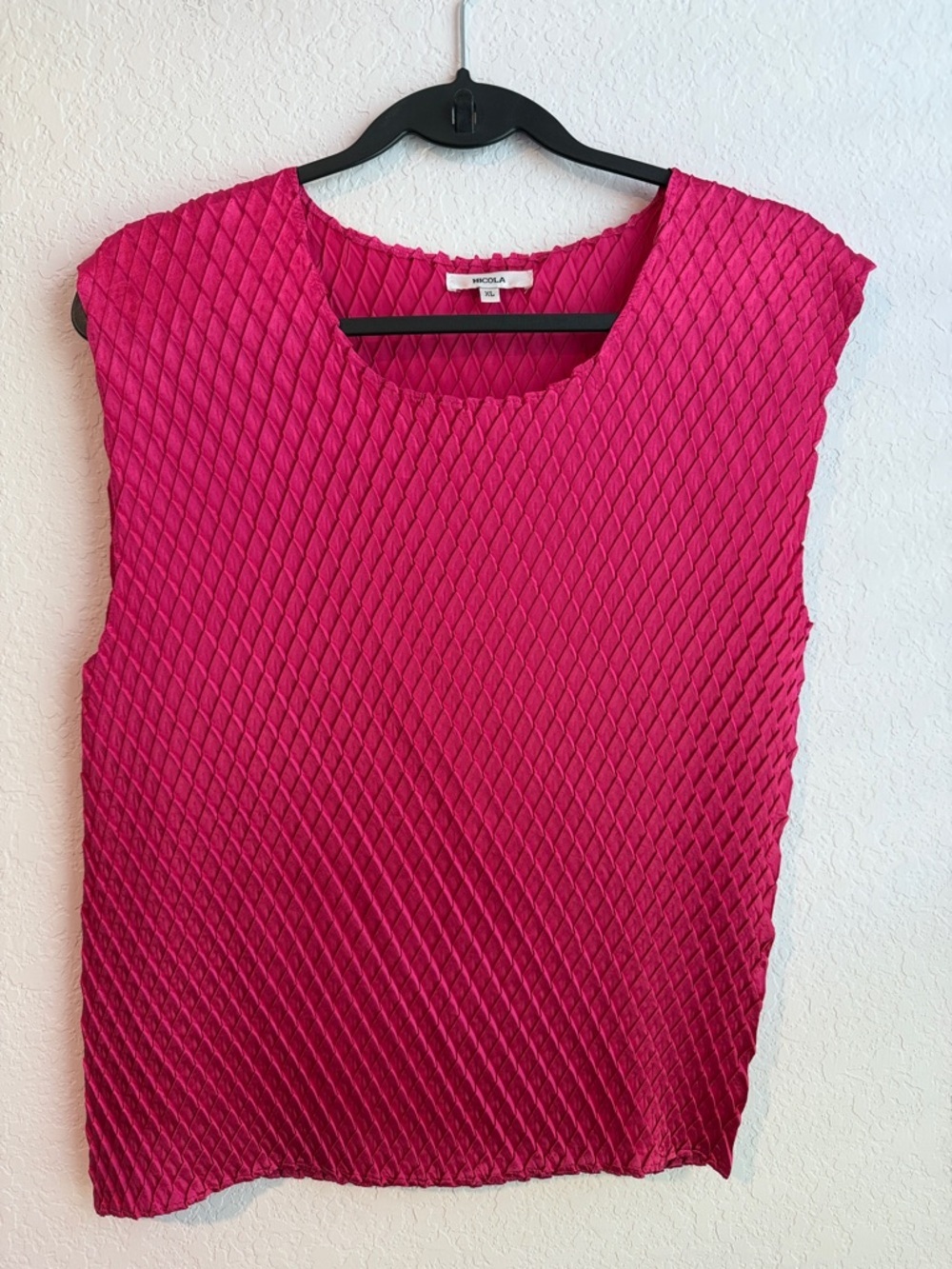 VTG NICOLA Hot Pink Diamond-Textured Cap-Sleeve Tunic